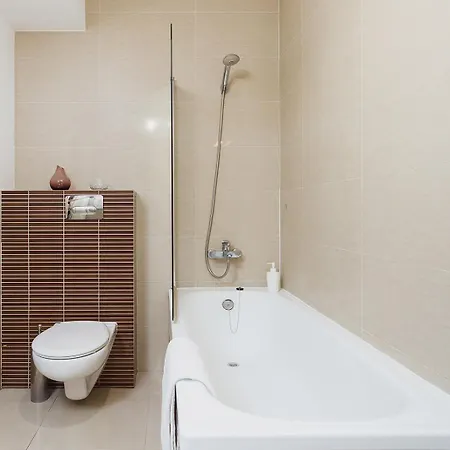 3-bedroom With Balcony- Krowoderska アパート