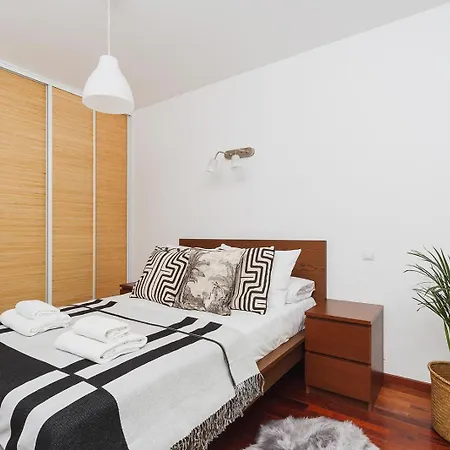 アパート 3-bedroom With Balcony- Krowoderska クラクフ