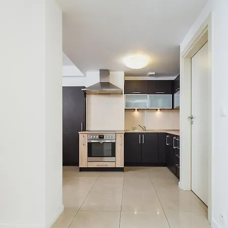 Apartment 3-bedroom With Balcony- Krowoderska *