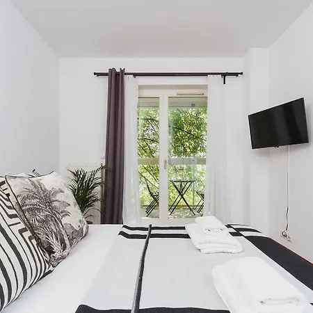 3-bedroom With Balcony- Krowoderska