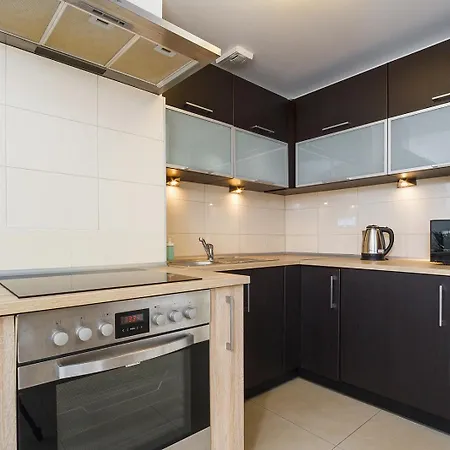 3-bedroom With Balcony- Krowoderska Apartment *