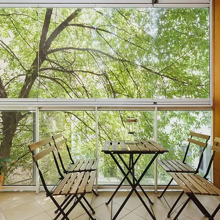 Infinite Glow - 3Br With Balcony & Lift - Old Town