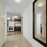 Апартаменты 3-bedroom With Balcony- Krowoderska *