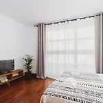 3-bedroom With Balcony- Krowoderska * Краков