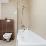 3-bedroom With Balcony- Krowoderska Апартаменты
